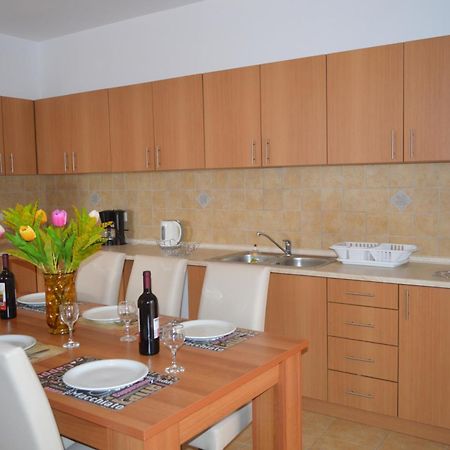 Gennadi Gardens Apartments & Villas Room photo
