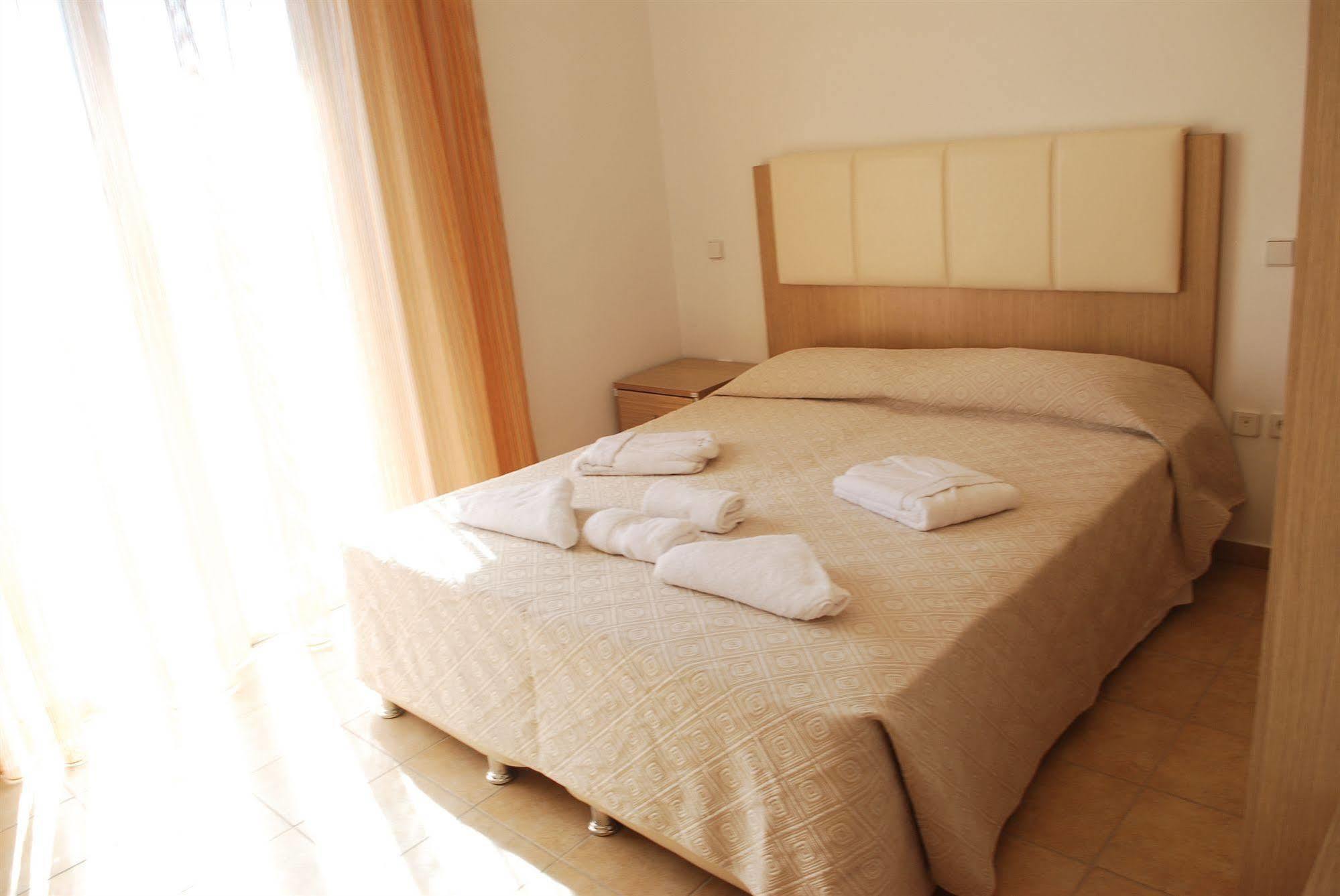 Gennadi Gardens Apartments & Villas Exterior photo